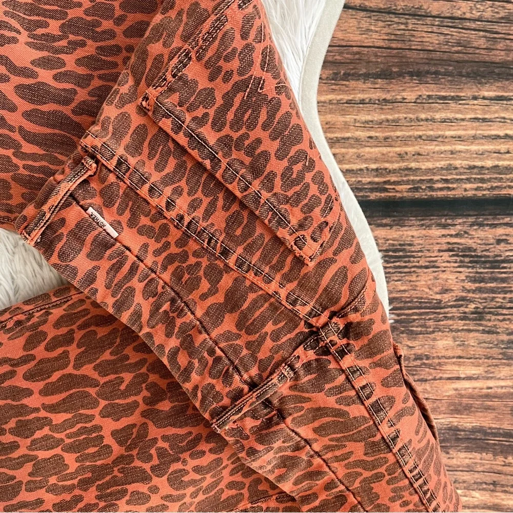 MOTHER Looker Ankle Fray Jeans in Animal Attraction